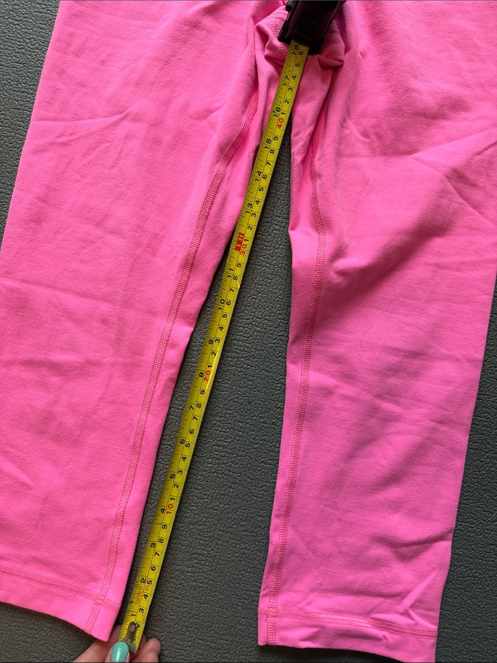 Lululemon Pink WunderUnder leggings - size 6 - Picture 5 of 5